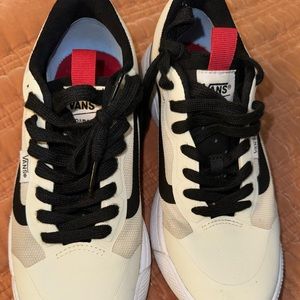 Vans Ultrarange Exo Shoe - Bone White / Black men's 6 women's 7.5